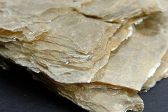 Yksi etevä lohkosuunta (muskoviitti)