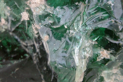 Murros voi olla simpukkamainen (kvartsit, lasimaiset kivet)